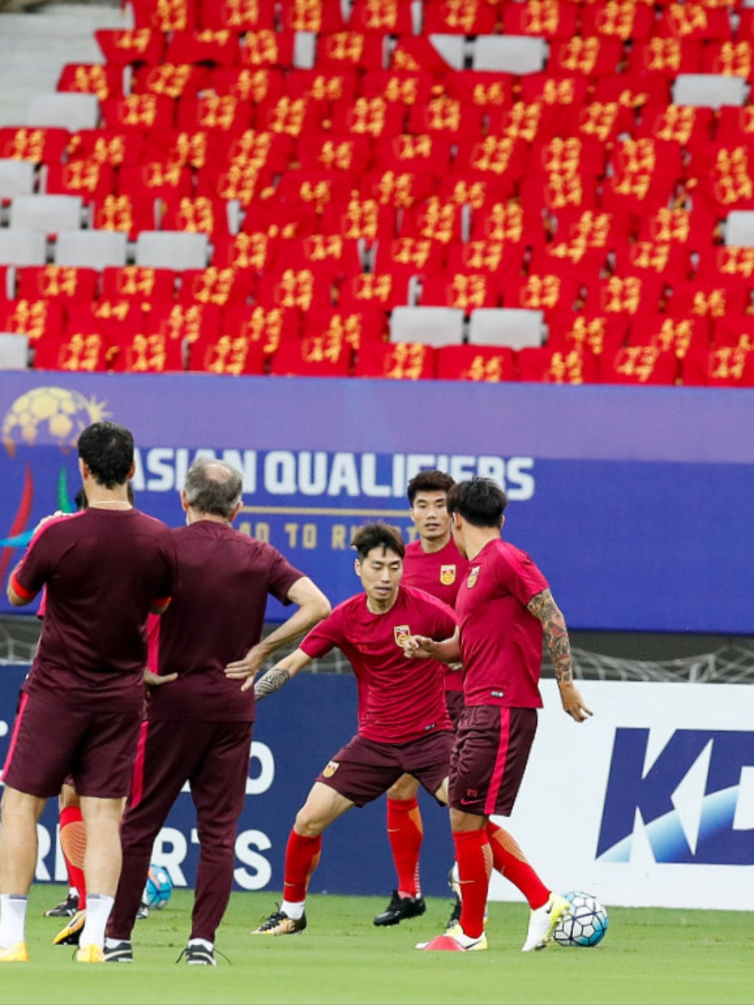 雷速官网-亚洲足坛焦点对决即将开启，备战热情高涨