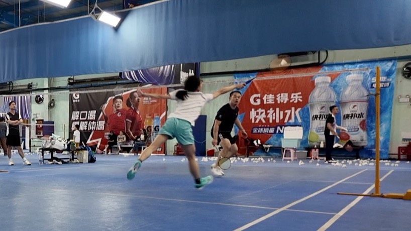 中国羽毛球队力克英格兰羽毛球队,陶菲克送出助攻 中国羽毛球队力克英格兰羽毛球队,陶菲克送出助攻