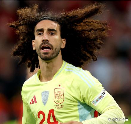 乌拉圭逆转希腊,奥亚尔萨瓦尔惊艳四座 乌拉圭逆转希腊,奥亚尔萨瓦尔惊艳四座