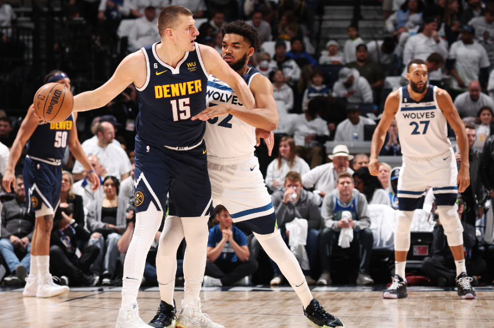 丹麦队鏖战德国队，黄鸭组合关键制胜