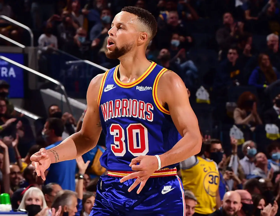 深圳队翻盘公牛，麦科勒姆刷新纪录