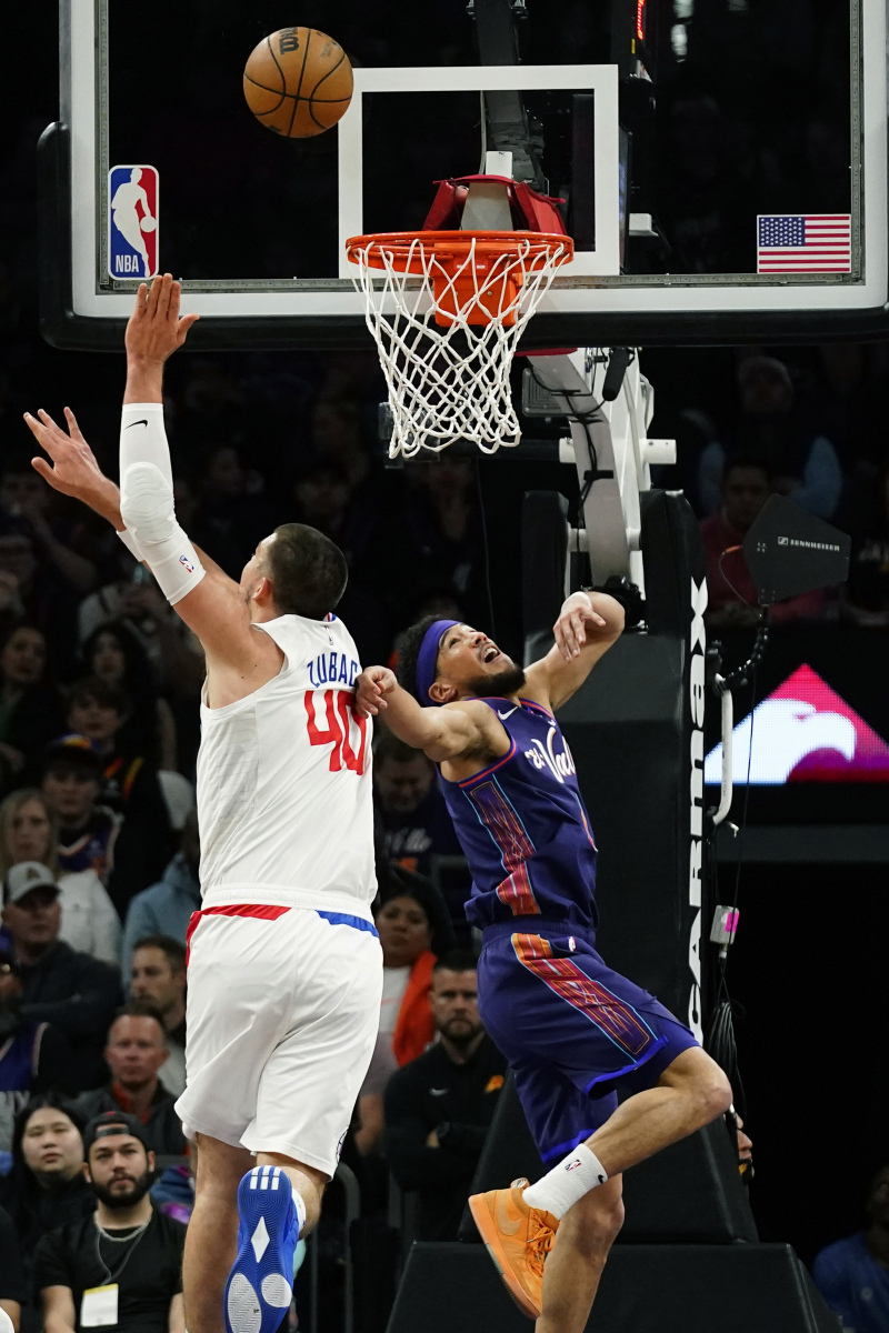 雷速体育直播官网-魔术完胜快船，布克点燃赛场